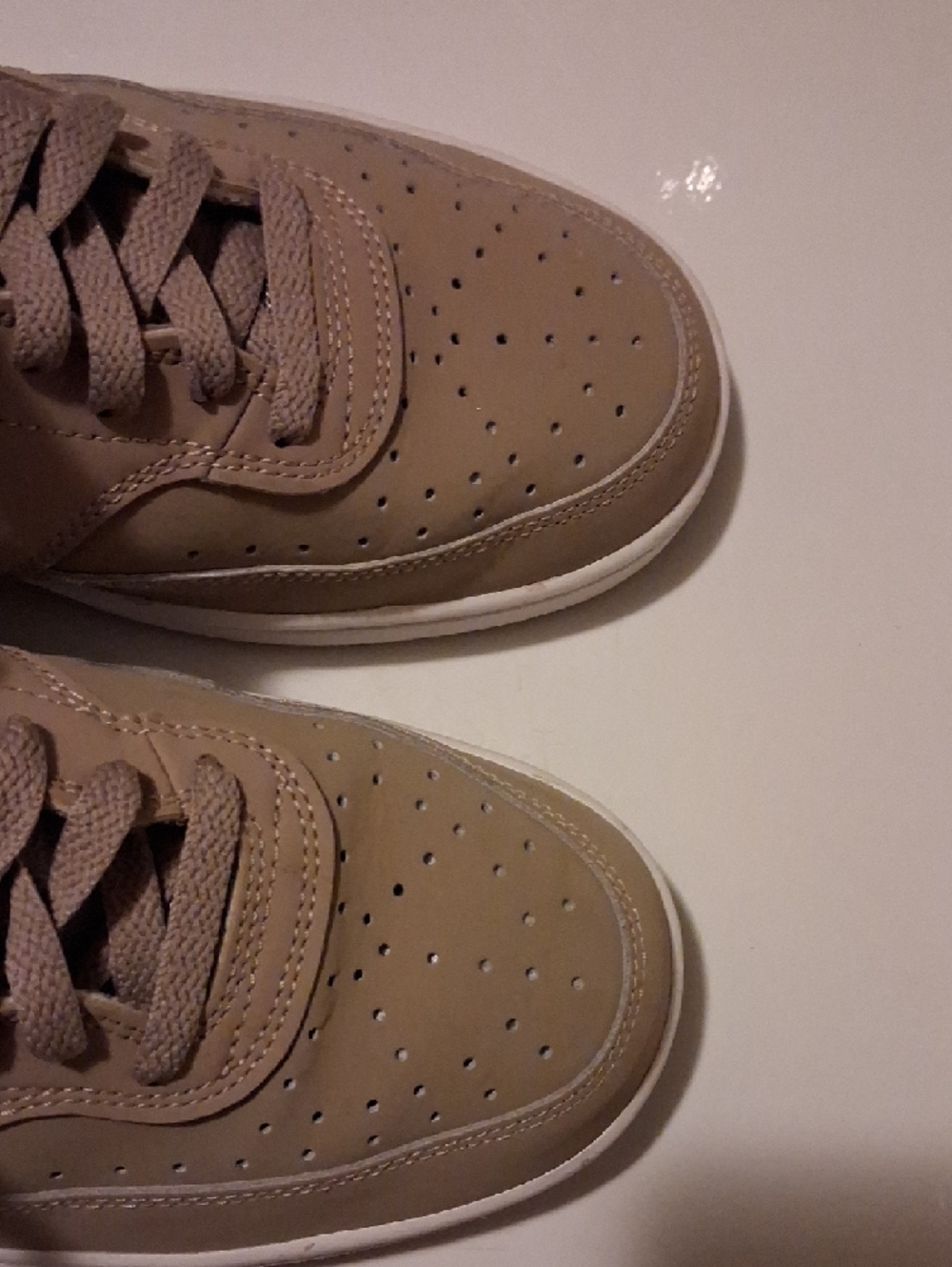 Nike Men's Low-Top Sneakers in Tan and Cream - Picture 3 of 5